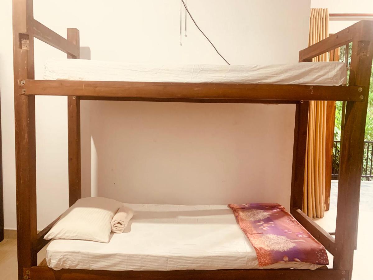 גאלה Jungle City Hostel מראה חיצוני תמונה