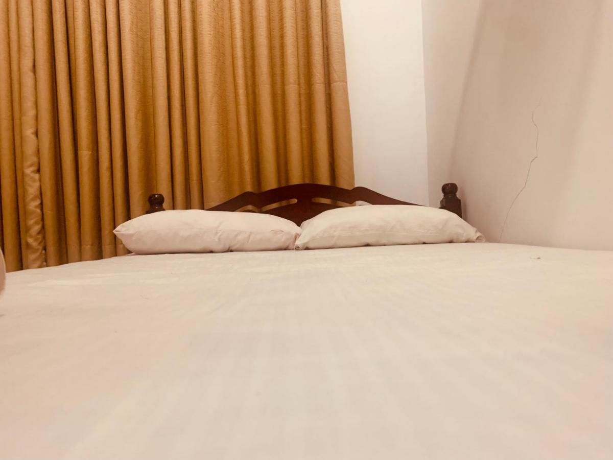 גאלה Jungle City Hostel מראה חיצוני תמונה