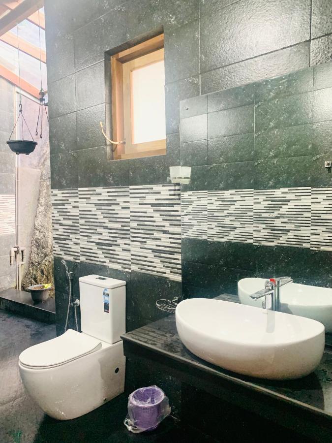 גאלה Jungle City Hostel מראה חיצוני תמונה