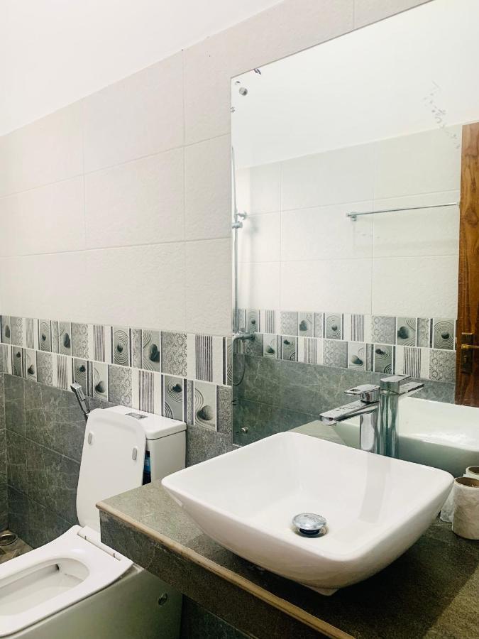 גאלה Jungle City Hostel מראה חיצוני תמונה