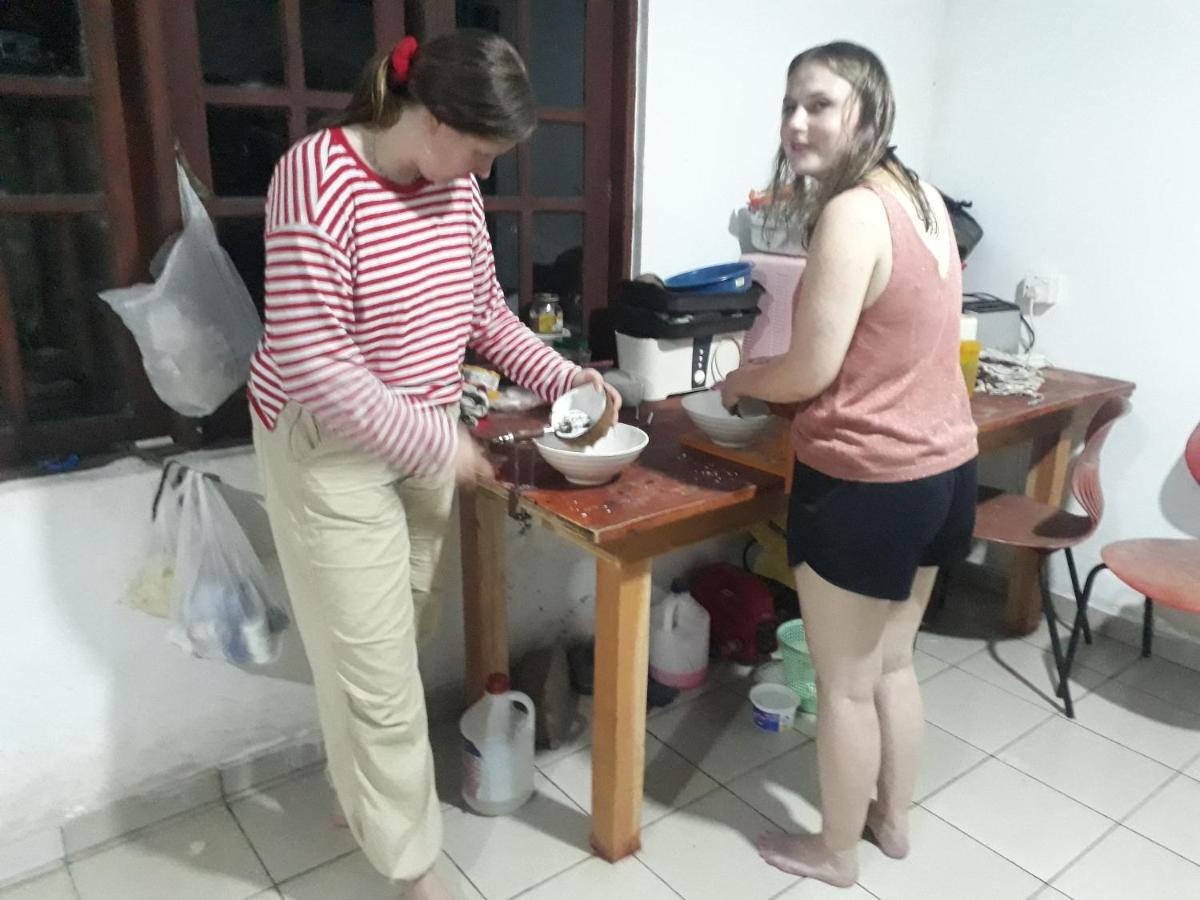 גאלה Jungle City Hostel מראה חיצוני תמונה